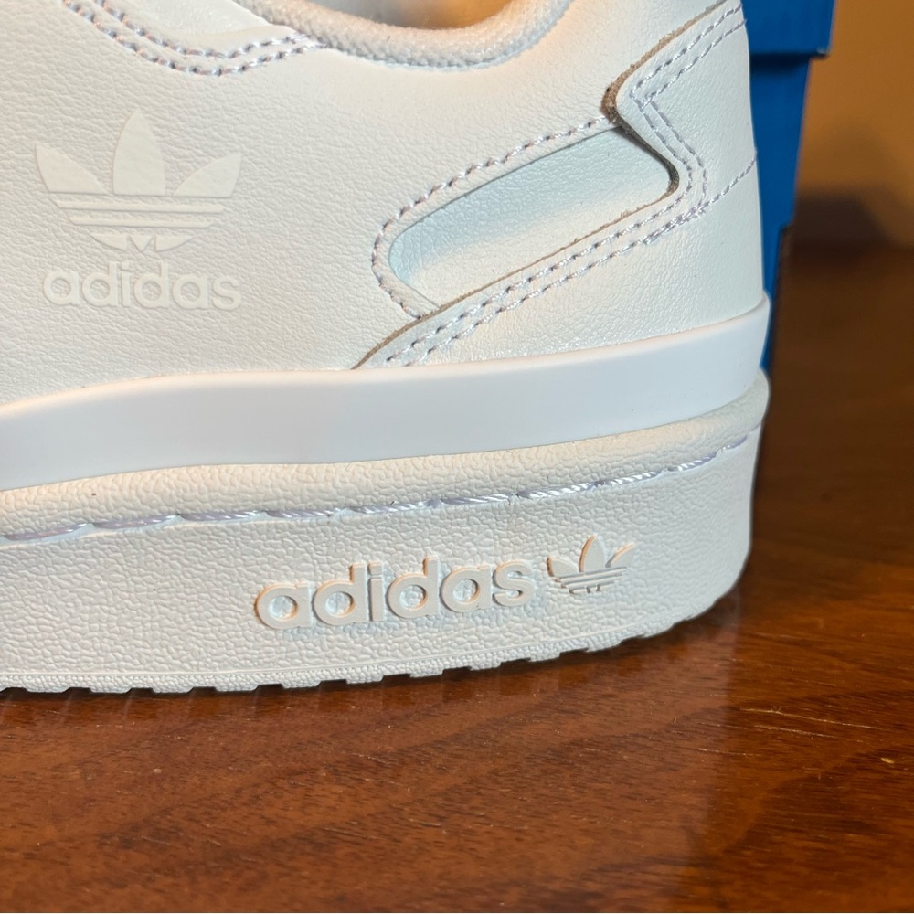 ADIDAS Forum Low Trainers - Picture 4 of 11